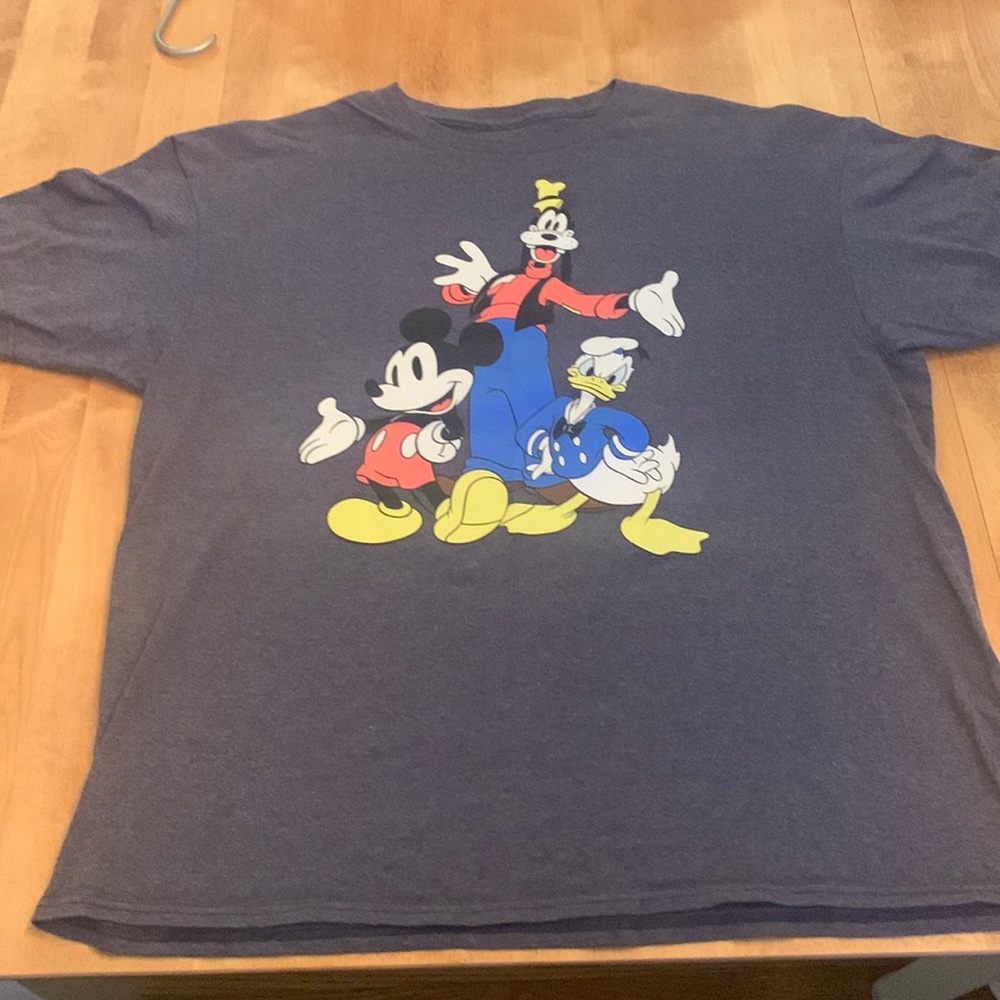 Mickey Mouse, Goofy and Donald Duck Disney T-shirt.
